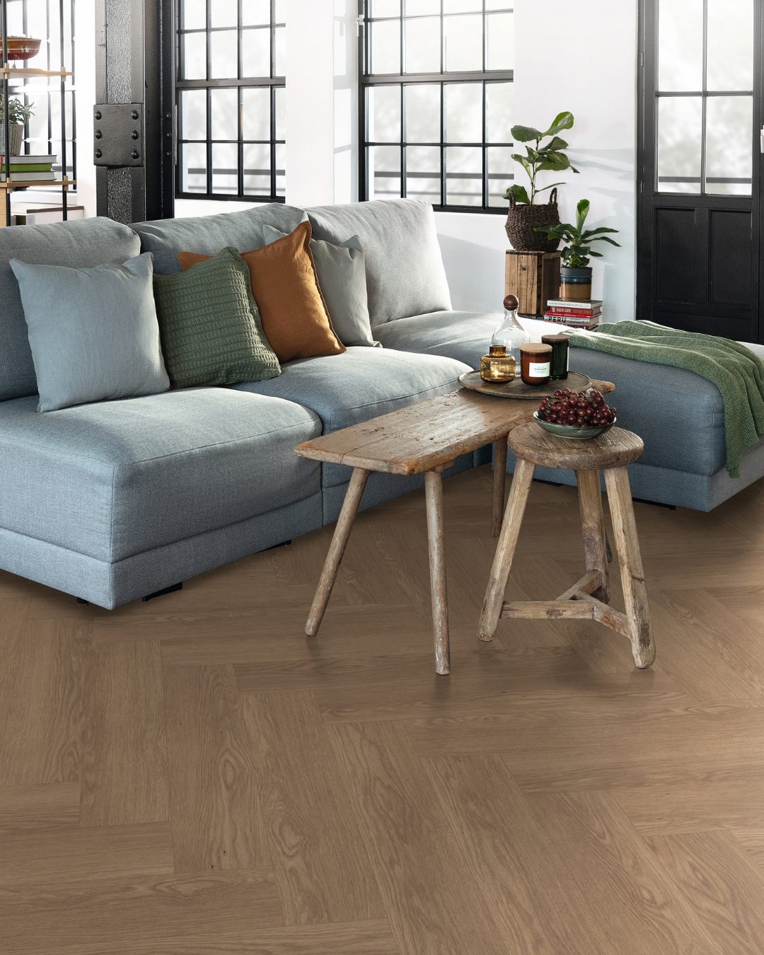Tendance parquet 2026 n°3 : le bâton rompu sol-stratifie-chene-baronia-marron-Egger-sol-stratifie-baton-rompu-tendance-parquet-sol-2026